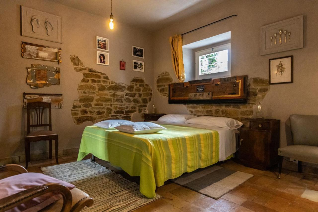 Tuttaterra Pensionat Serra San Quirico Eksteriør billede