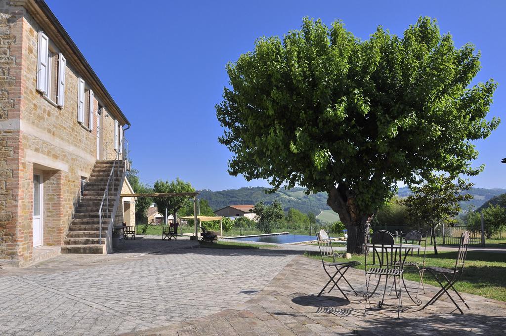 Tuttaterra Pensionat Serra San Quirico Eksteriør billede