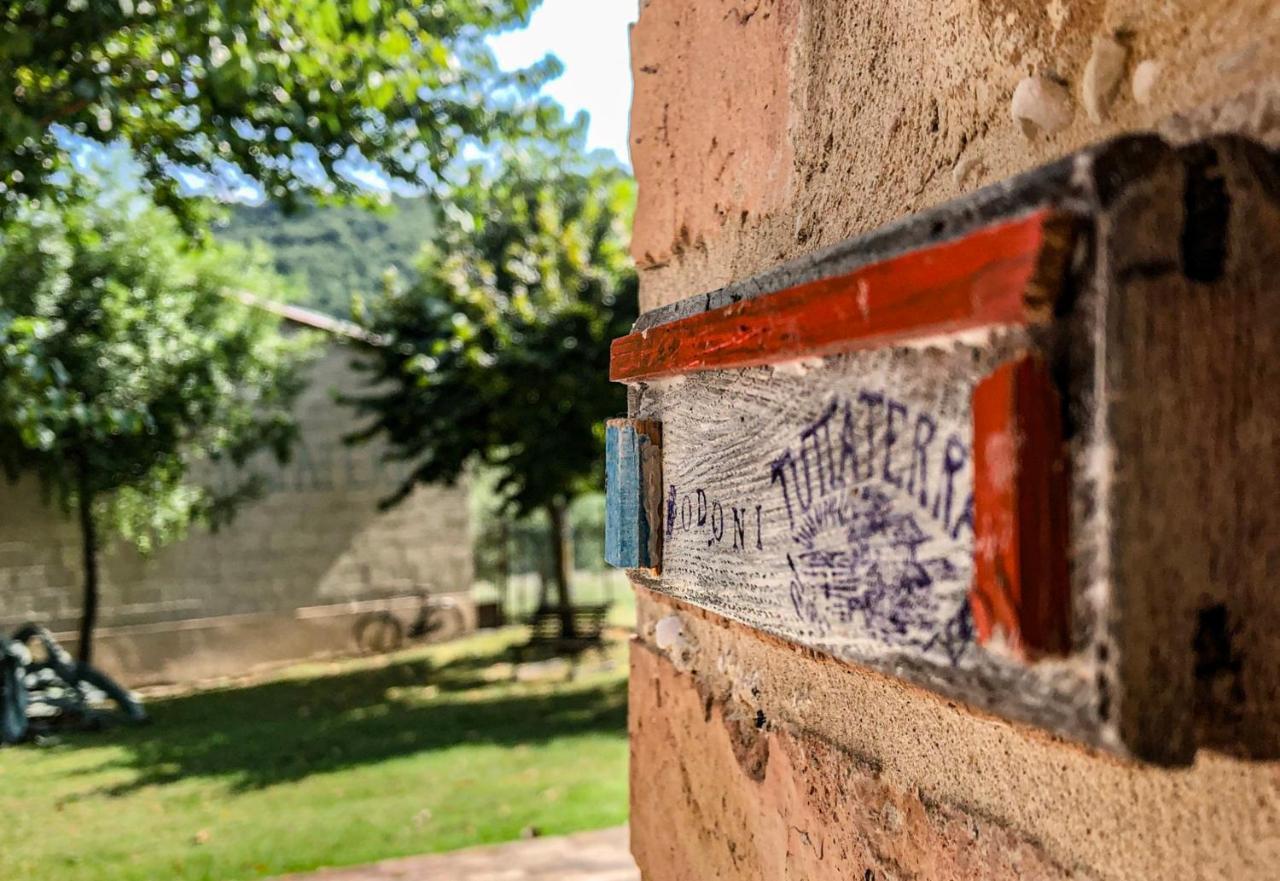 Tuttaterra Pensionat Serra San Quirico Eksteriør billede